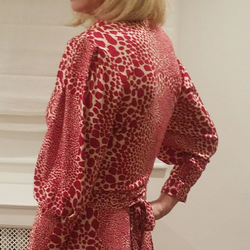 Nwt Flattering Wrap Around In Soft Knit L - image 3